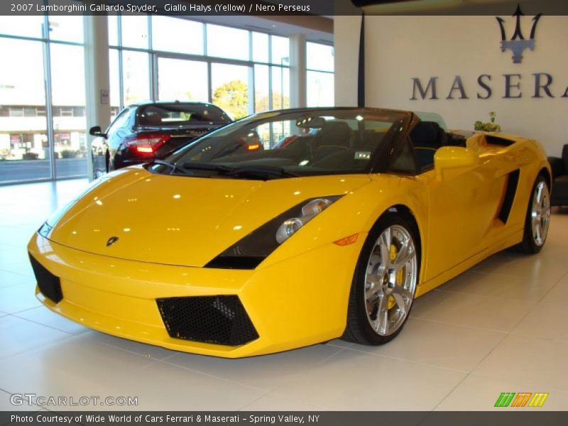 Front 3/4 View of 2007 Gallardo Spyder