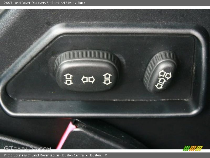 Zambezi Silver / Black 2003 Land Rover Discovery S