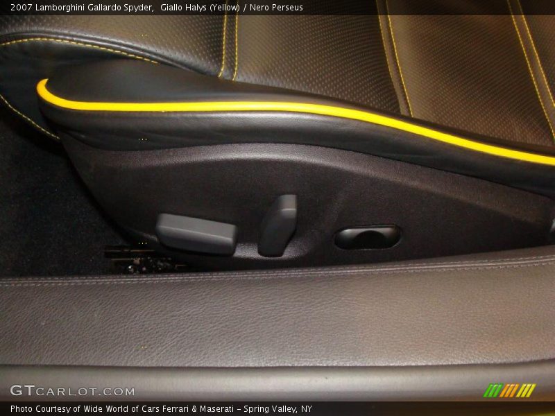  2007 Gallardo Spyder Nero Perseus Interior