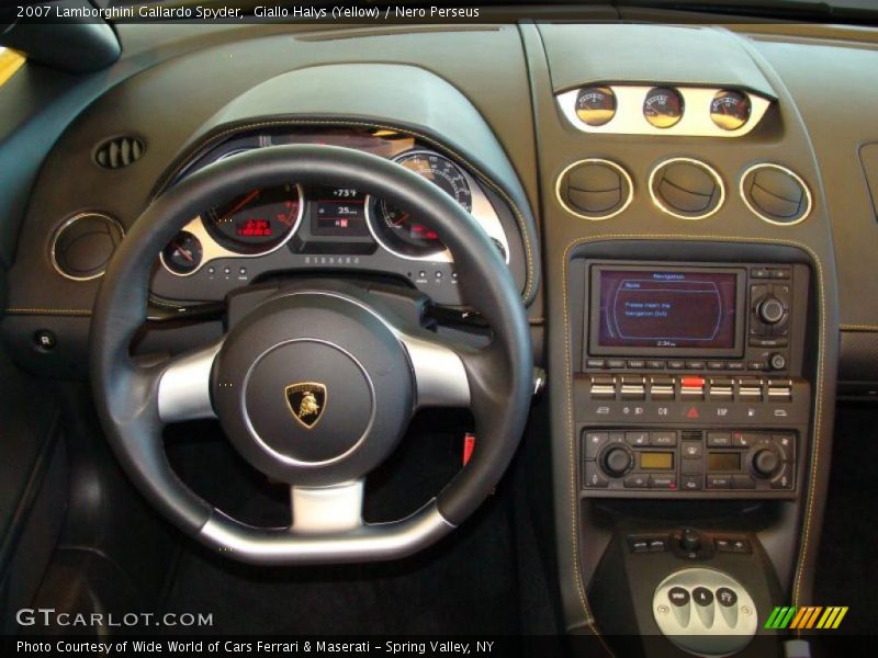 Dashboard of 2007 Gallardo Spyder