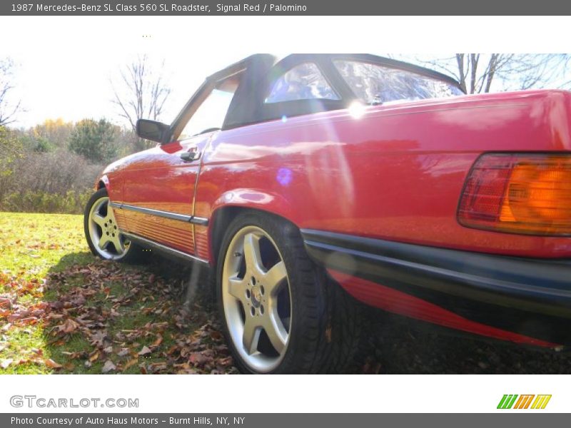 Signal Red / Palomino 1987 Mercedes-Benz SL Class 560 SL Roadster
