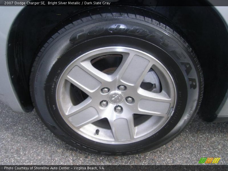 Bright Silver Metallic / Dark Slate Gray 2007 Dodge Charger SE