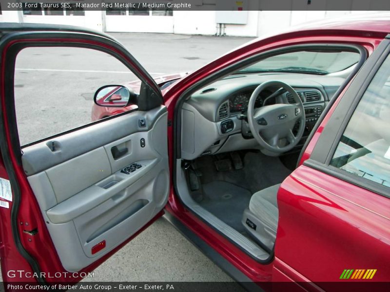 Matador Red Metallic / Medium Graphite 2003 Ford Taurus SES