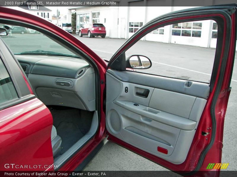 Matador Red Metallic / Medium Graphite 2003 Ford Taurus SES