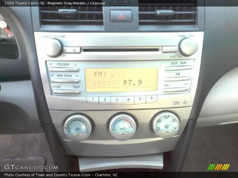 Magnetic Gray Metallic / Charcoal 2009 Toyota Camry SE