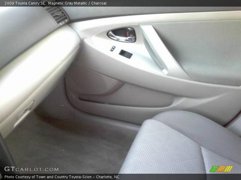 Magnetic Gray Metallic / Charcoal 2009 Toyota Camry SE
