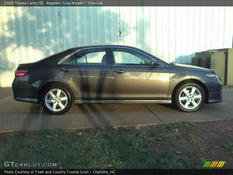 Magnetic Gray Metallic / Charcoal 2009 Toyota Camry SE