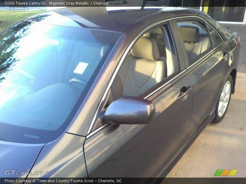 Magnetic Gray Metallic / Charcoal 2009 Toyota Camry SE