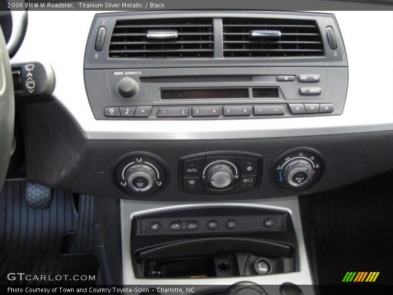Controls of 2006 M Roadster
