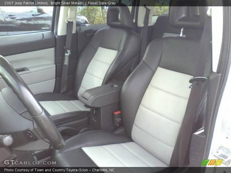  2007 Patriot Limited Pastel Slate Gray Interior