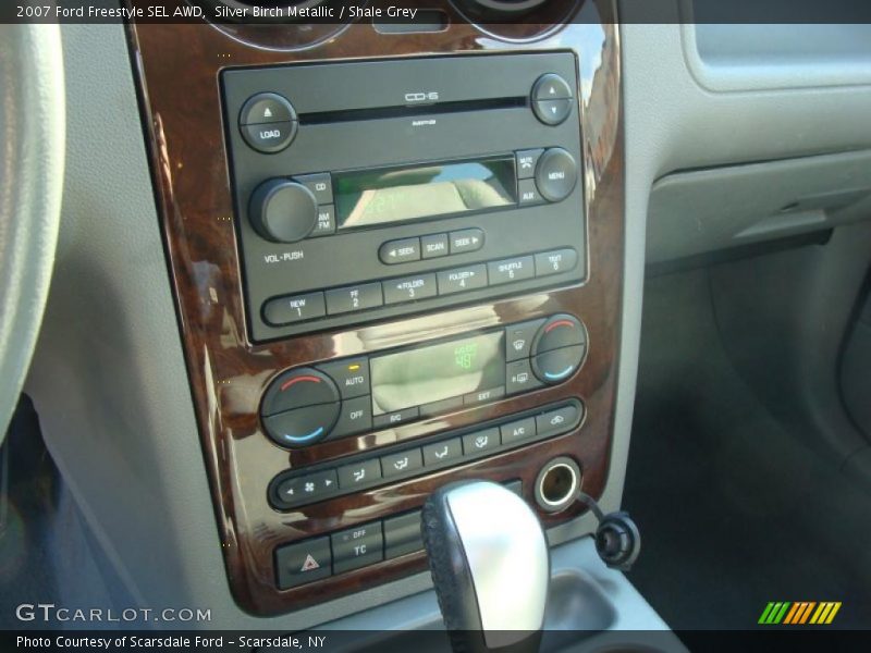 Controls of 2007 Freestyle SEL AWD
