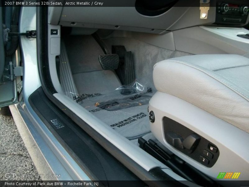 Arctic Metallic / Grey 2007 BMW 3 Series 328i Sedan