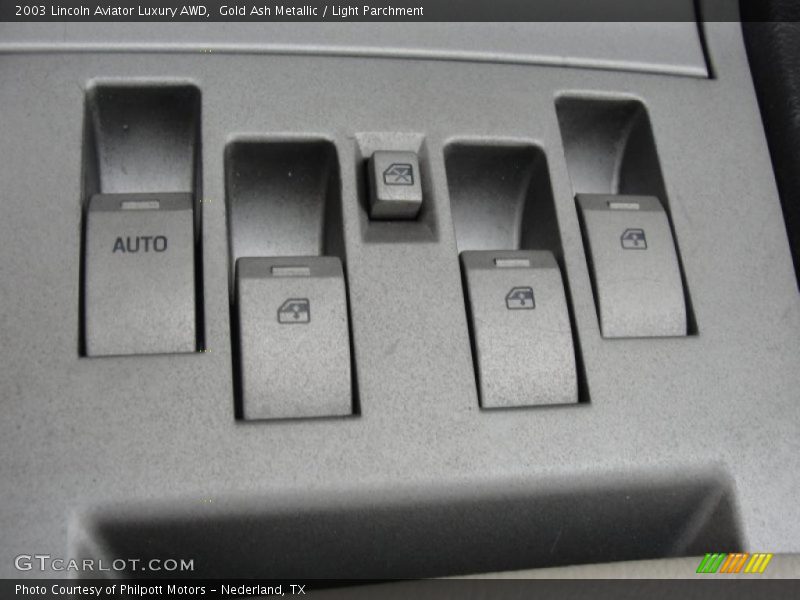 Controls of 2003 Aviator Luxury AWD