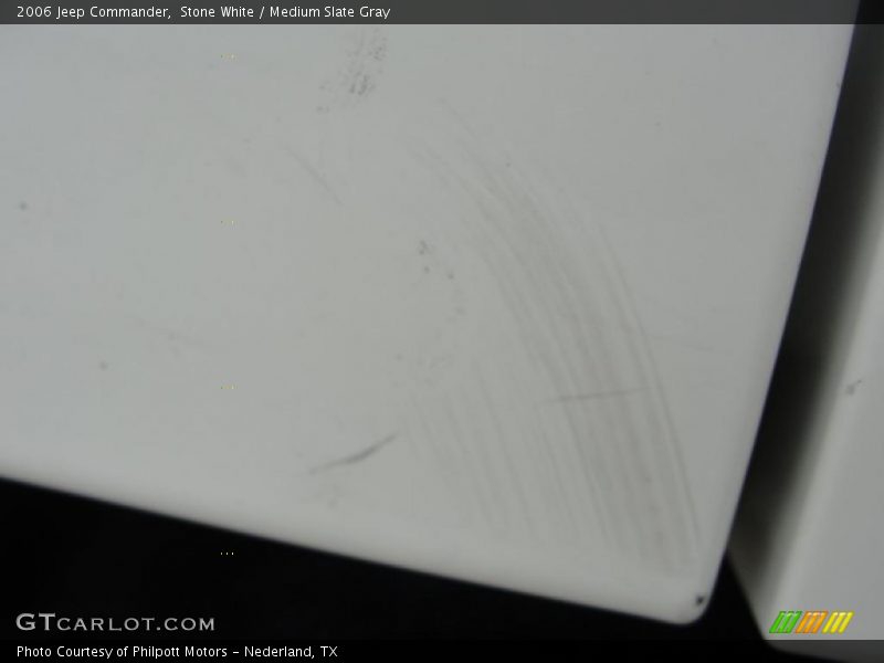 Stone White / Medium Slate Gray 2006 Jeep Commander