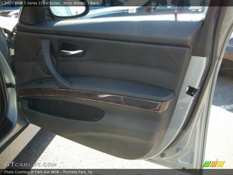 Arctic Metallic / Black 2007 BMW 3 Series 328xi Sedan