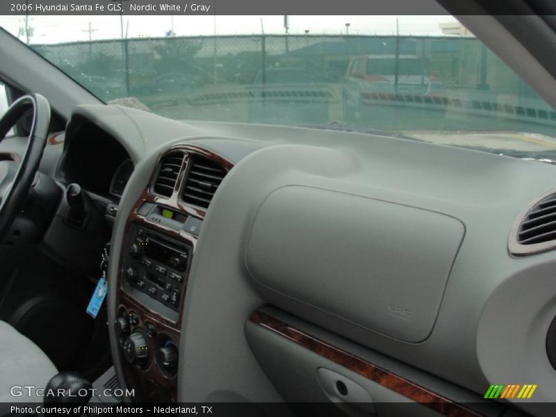Dashboard of 2006 Santa Fe GLS
