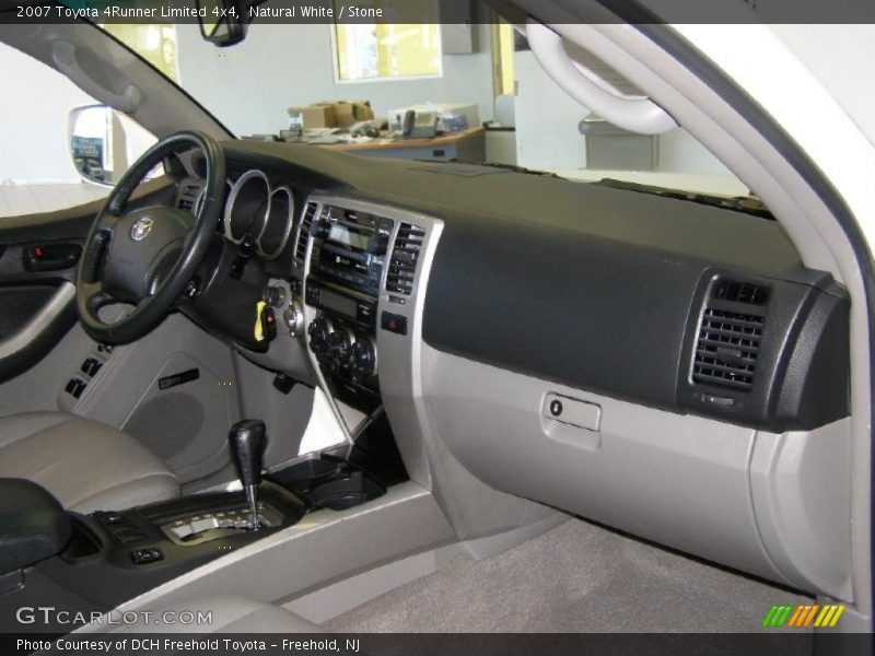 Dashboard of 2007 4Runner Limited 4x4