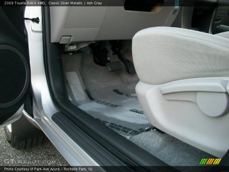 Classic Silver Metallic / Ash Gray 2009 Toyota RAV4 4WD