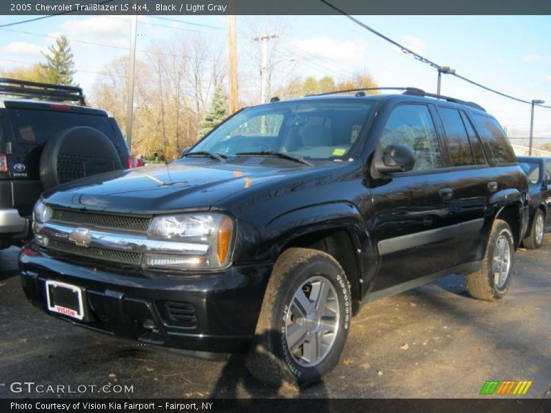 Black / Light Gray 2005 Chevrolet TrailBlazer LS 4x4