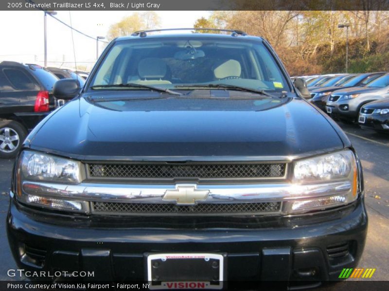 Black / Light Gray 2005 Chevrolet TrailBlazer LS 4x4