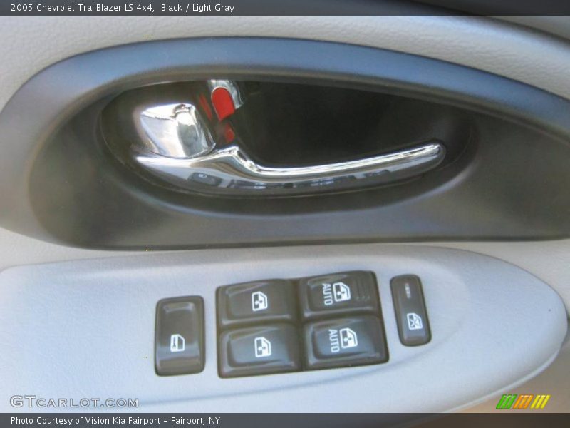 Black / Light Gray 2005 Chevrolet TrailBlazer LS 4x4