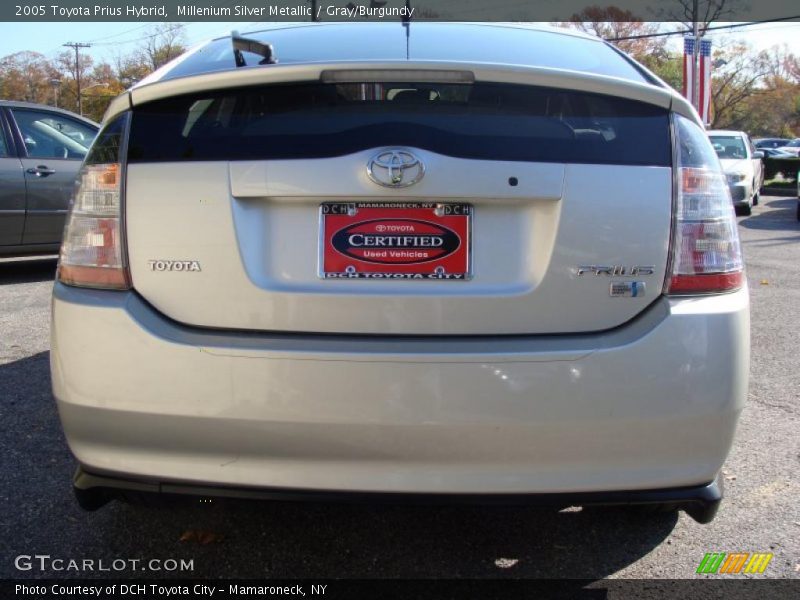 Millenium Silver Metallic / Gray/Burgundy 2005 Toyota Prius Hybrid