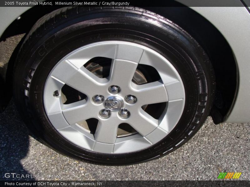Millenium Silver Metallic / Gray/Burgundy 2005 Toyota Prius Hybrid