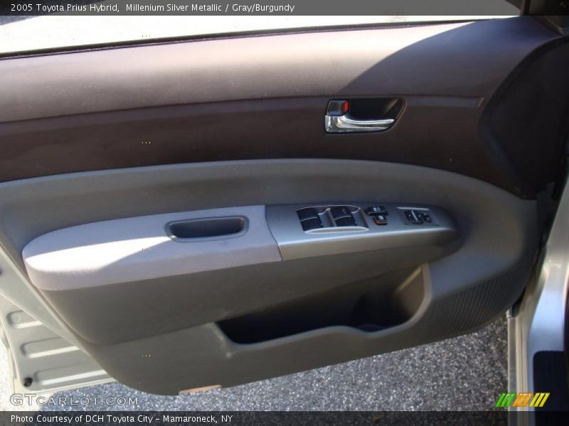 Millenium Silver Metallic / Gray/Burgundy 2005 Toyota Prius Hybrid