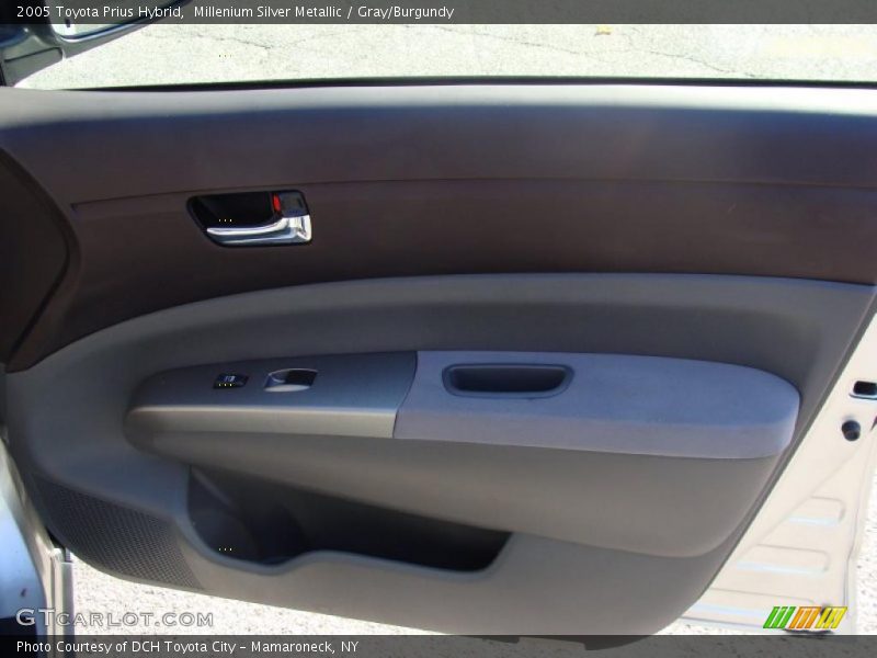 Millenium Silver Metallic / Gray/Burgundy 2005 Toyota Prius Hybrid