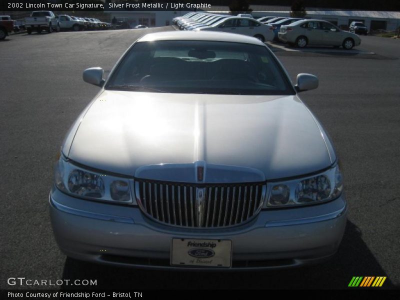 Silver Frost Metallic / Light Graphite 2002 Lincoln Town Car Signature