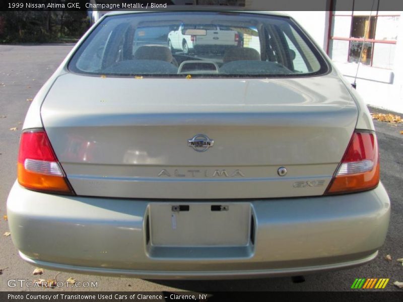 Champagne Metallic / Blond 1999 Nissan Altima GXE