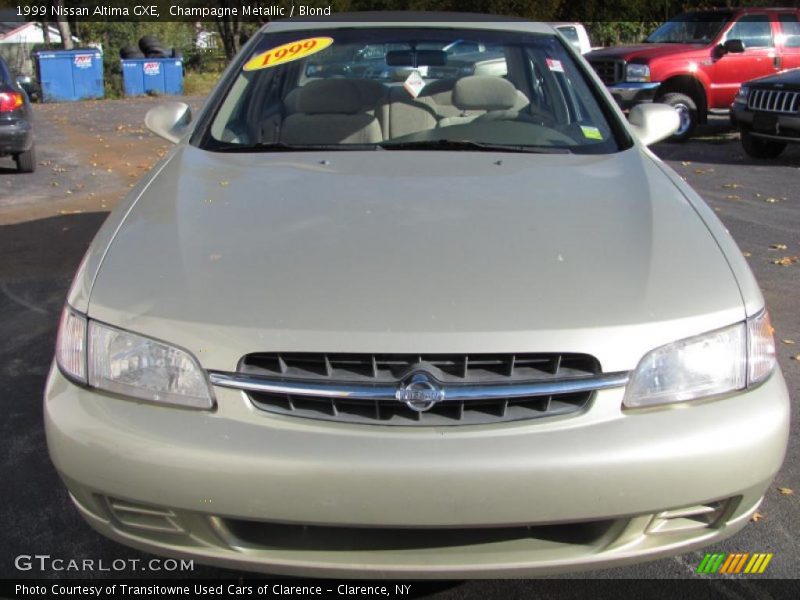 Champagne Metallic / Blond 1999 Nissan Altima GXE