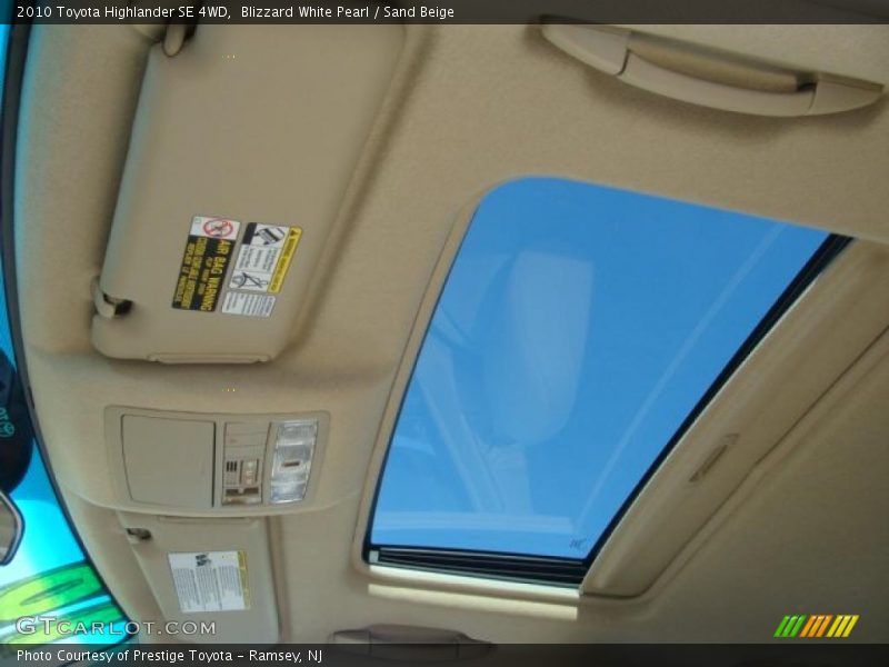 Sunroof of 2010 Highlander SE 4WD