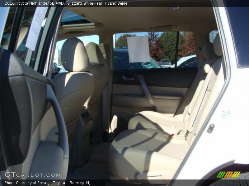 Blizzard White Pearl / Sand Beige 2010 Toyota Highlander SE 4WD