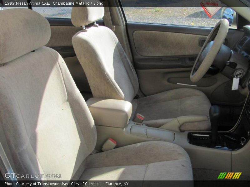 Champagne Metallic / Blond 1999 Nissan Altima GXE