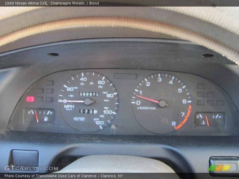 Champagne Metallic / Blond 1999 Nissan Altima GXE