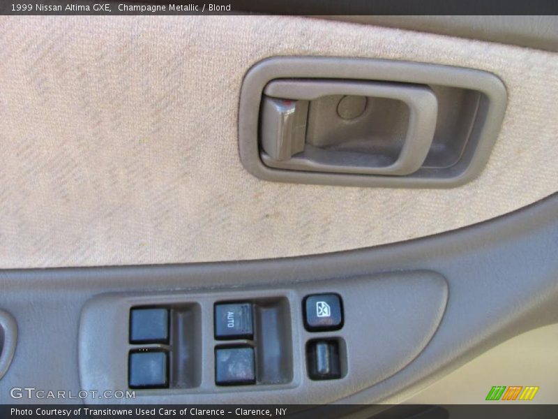 Champagne Metallic / Blond 1999 Nissan Altima GXE