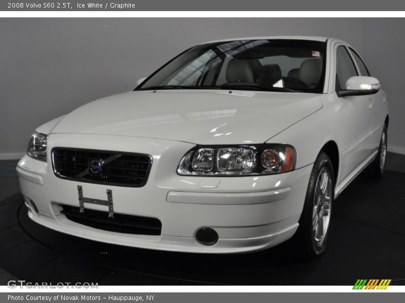 Ice White / Graphite 2008 Volvo S60 2.5T