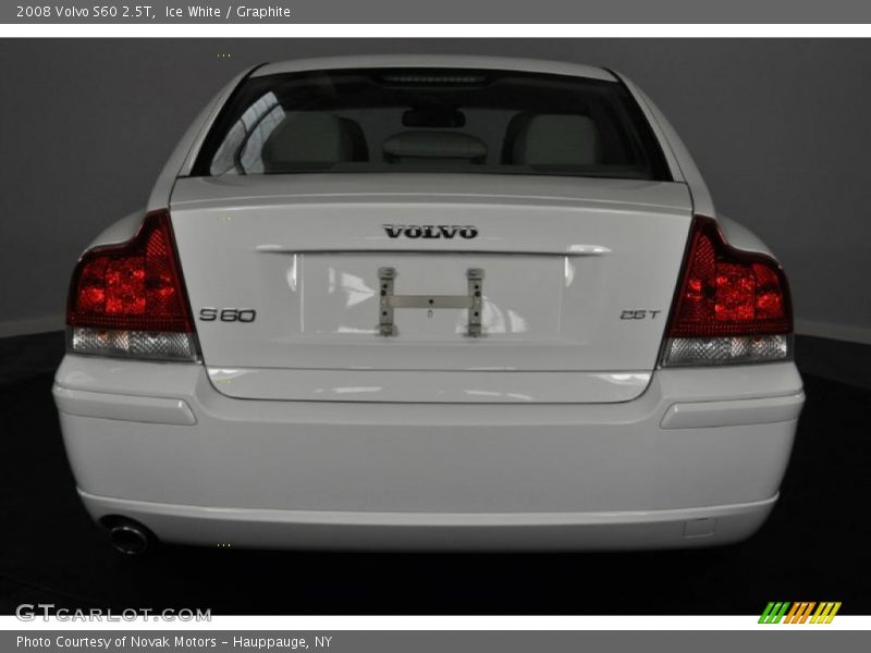 Ice White / Graphite 2008 Volvo S60 2.5T