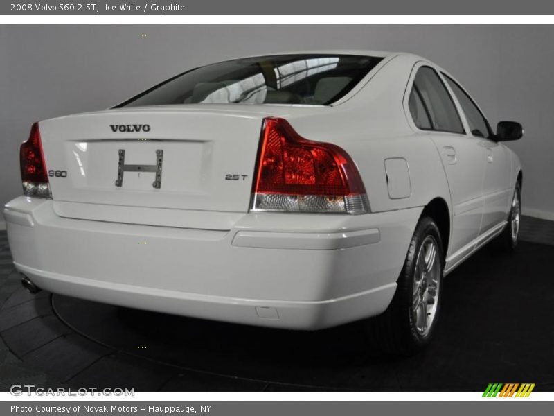 Ice White / Graphite 2008 Volvo S60 2.5T