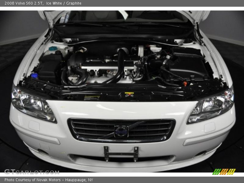 Ice White / Graphite 2008 Volvo S60 2.5T