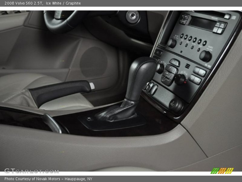 Ice White / Graphite 2008 Volvo S60 2.5T