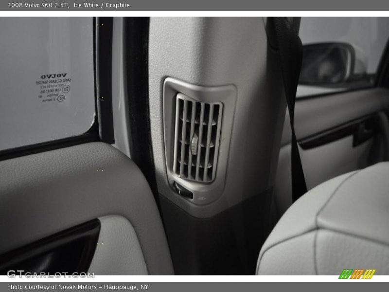 Ice White / Graphite 2008 Volvo S60 2.5T