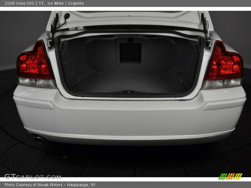 Ice White / Graphite 2008 Volvo S60 2.5T