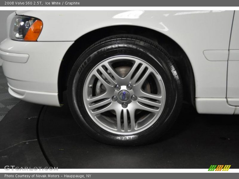 Ice White / Graphite 2008 Volvo S60 2.5T