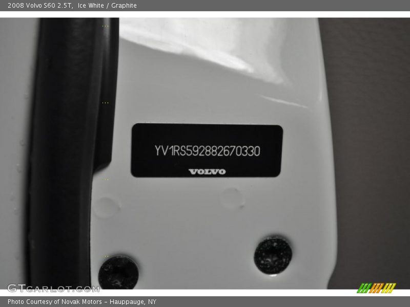 Ice White / Graphite 2008 Volvo S60 2.5T