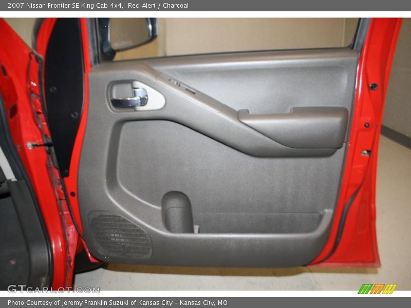 Door Panel of 2007 Frontier SE King Cab 4x4