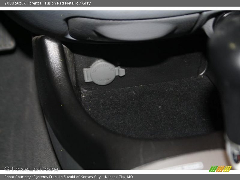 Fusion Red Metallic / Grey 2008 Suzuki Forenza