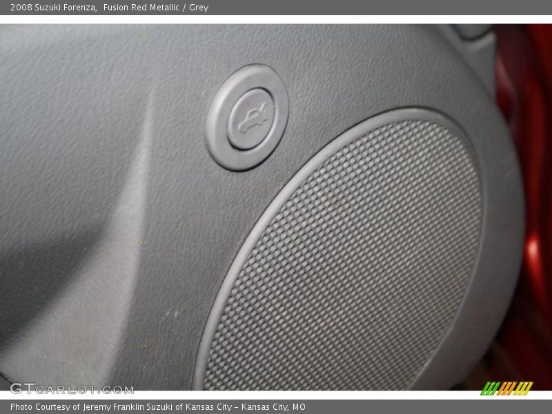 Fusion Red Metallic / Grey 2008 Suzuki Forenza