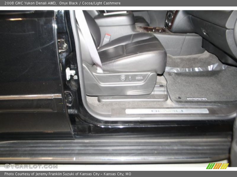 Onyx Black / Cocoa/Light Cashmere 2008 GMC Yukon Denali AWD